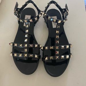 Valentino Garavani rockstud jelly flat gladiator sandals size 36.